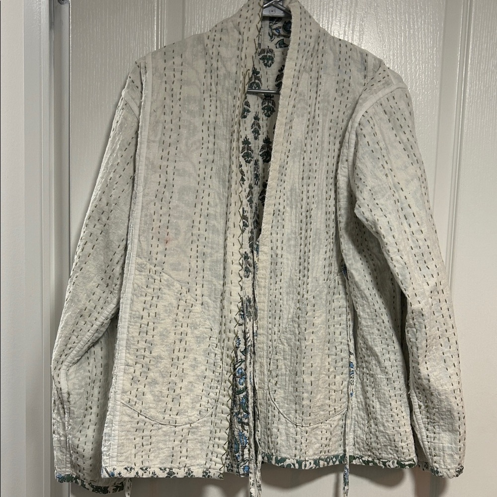 Versatile Floral Patterned Jacket - Picture 3 of 3